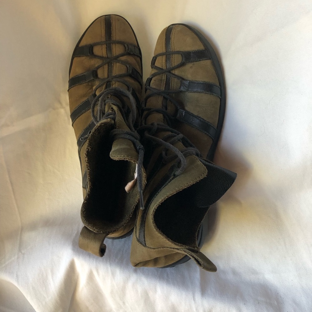 Arche high tops in olive/khaki with black. Size not marked, 11 inches long